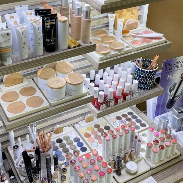 Vente de maquillage et produits de beauté dans la vienne